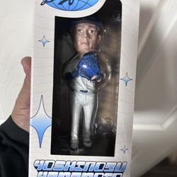 Yoshi Dodgers  Bobblehead