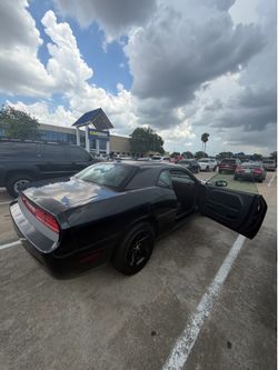 2014 Dodge Challenger sxt
