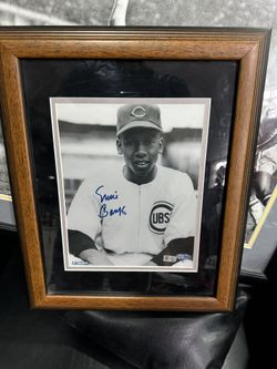 Ernie Banks Signed Photo 8×10 Cubs – COA