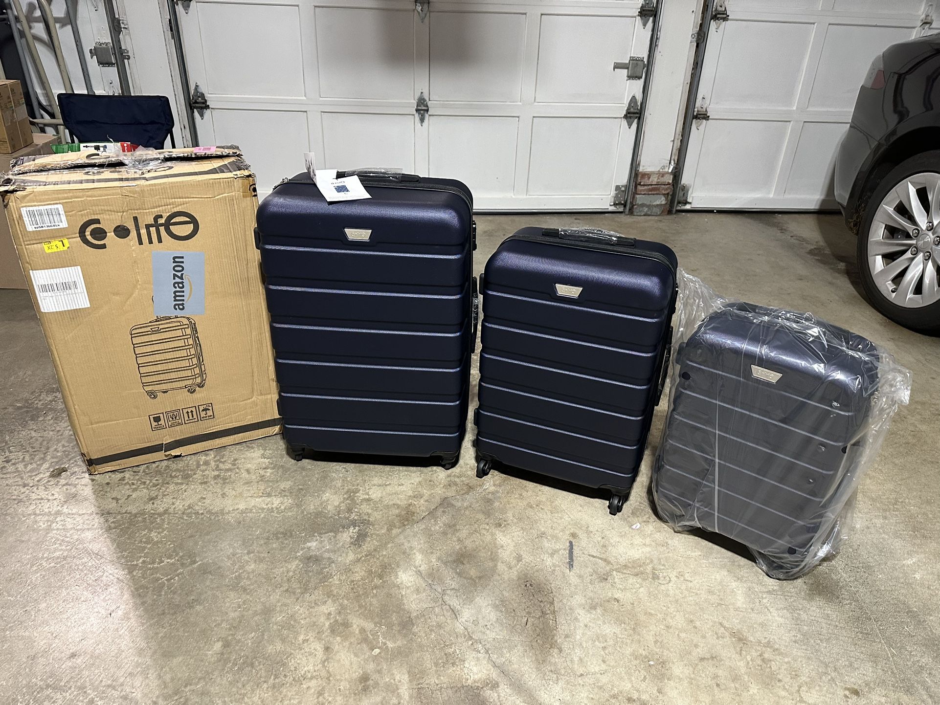 Set of 3 Traveling Luggage