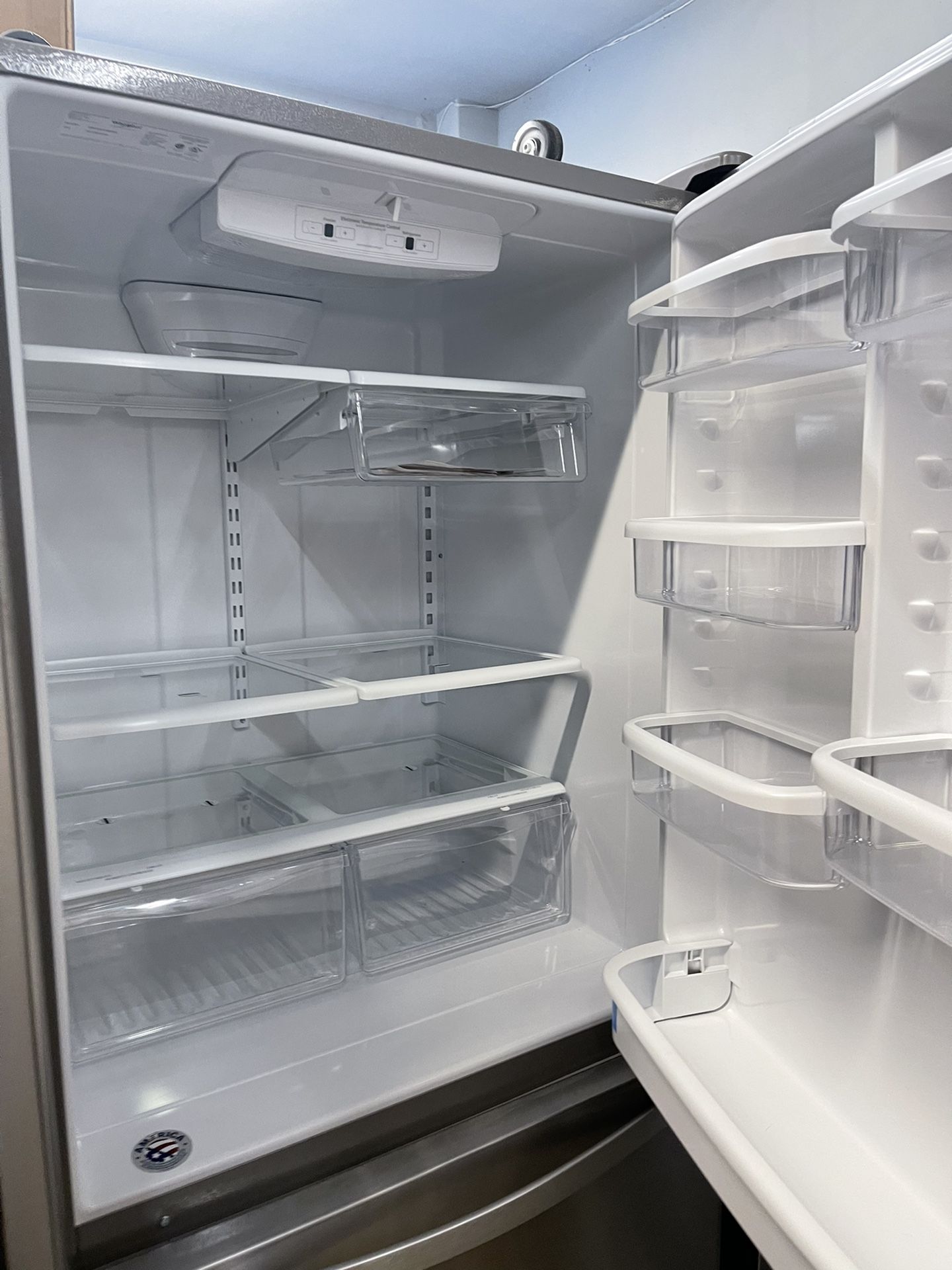 Whirlpool Bottom Freezer In Stainless Steel New Open Box Coubter Depth 