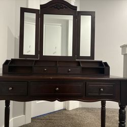 Vanity With Foldable Mirror 