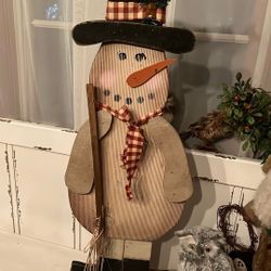 Primitive Wooden Snowman Greeter 