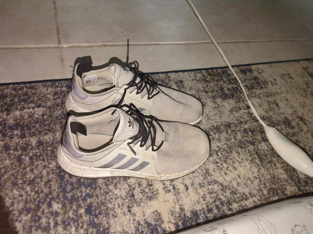 Fairly New Adidas Men's Shoes 