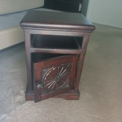 Dresser/Night Stand Wooden Decorative 