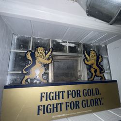 Modelo Wood Collectible Bar Decoration 