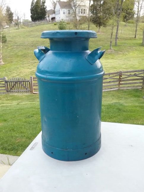 Vintage Antique 10 Gallon Milk Can