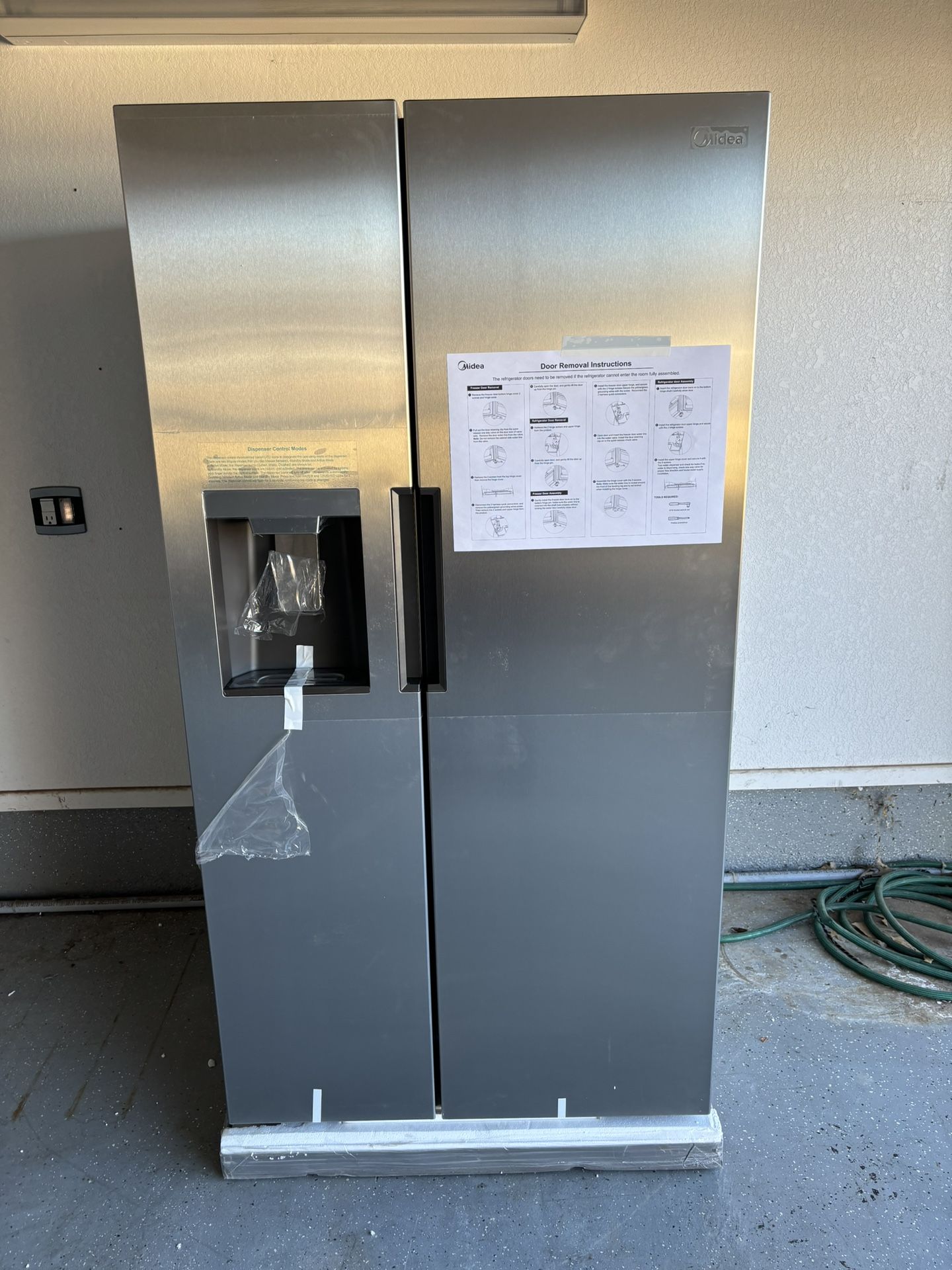26 Cubic Foot Media frig