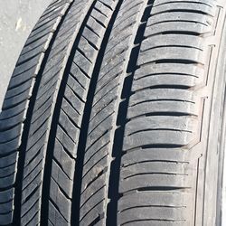 Gmc Rim 20" Tired Size 275 55 20 Kumho Tire, One Rim & One Tire Looks Like New, Pleatthy Of Tread.