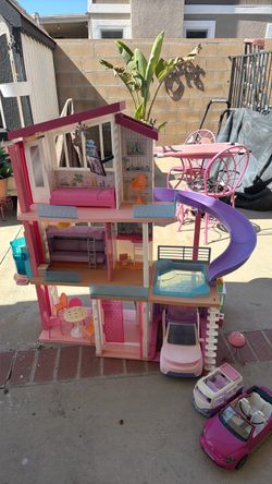 Barbie doll house