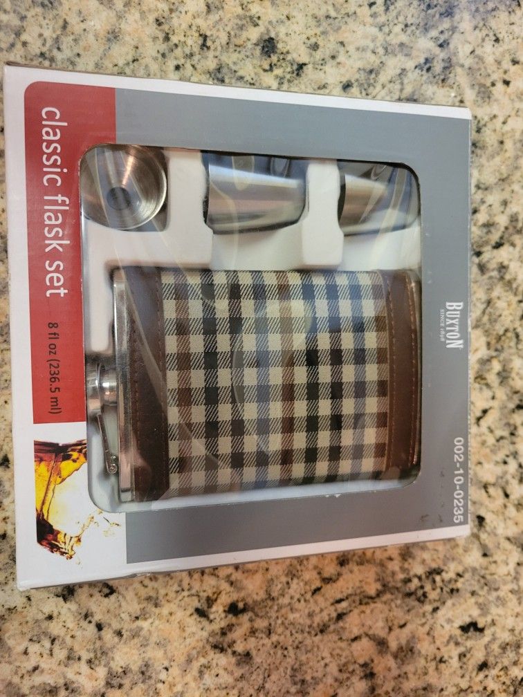 Flask Set Brand New In Box