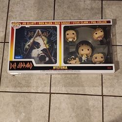 Funko Pops DEF LEPPARD  Album Edition Of HYSTERIA  damaged In Shipping 