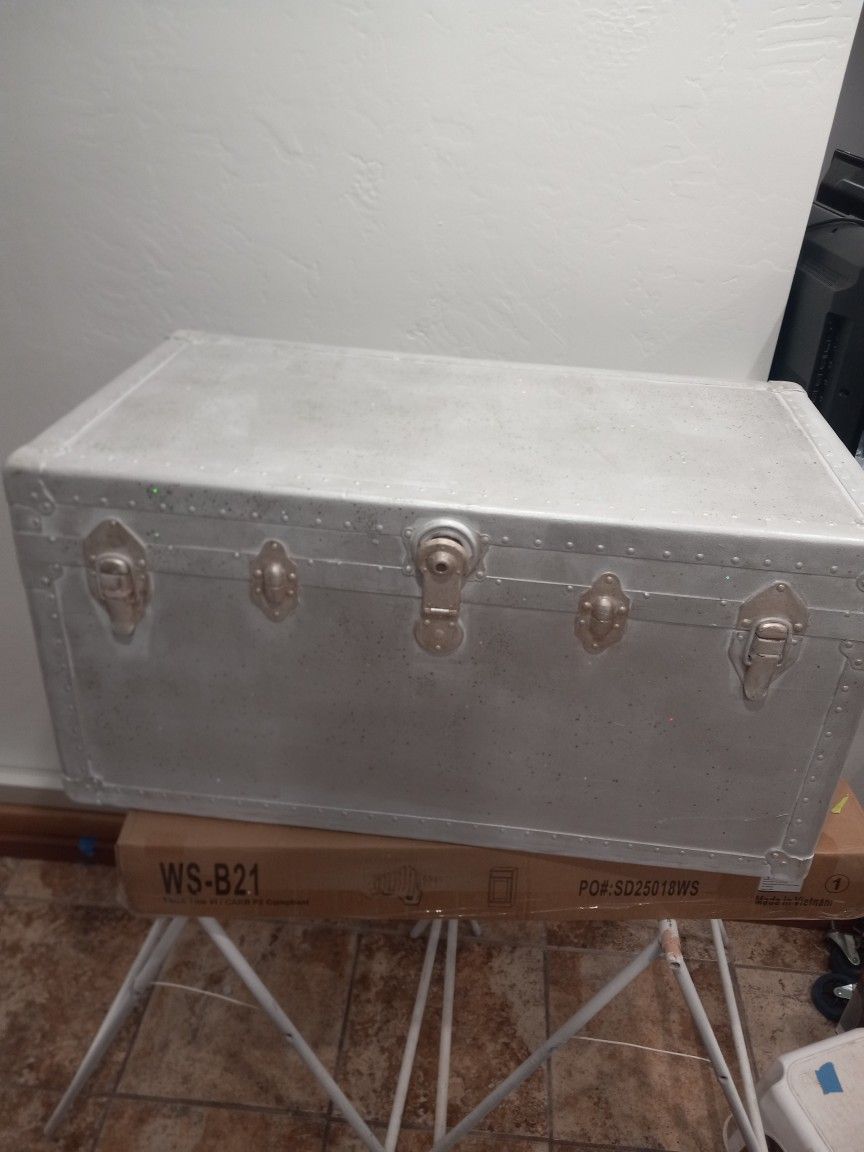 TRUNK CHEST DECOR WHITE