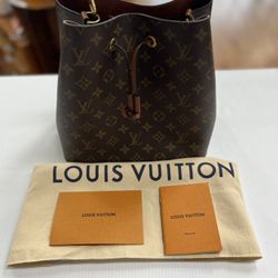 LOUIS VUITTON NEONNE MM CARAMEL, IN GREAT CONDITION, COMES WITH RECEIPT, PAPERWORK, AND DUSTBAG