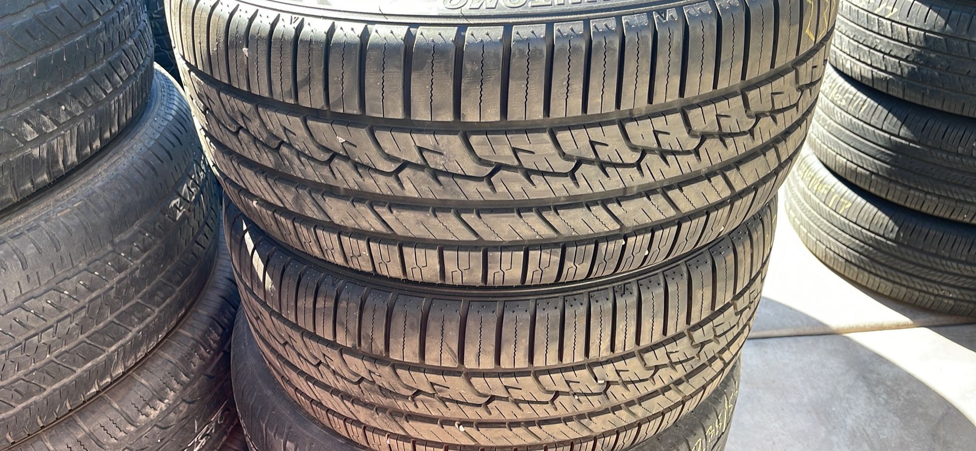 2Tires P235/40/R18