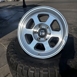 SET OF FOUR 17” CHEVY GMC TOYOTA WHEELS AND TIRES