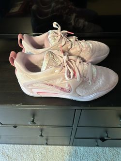Nike KD 15 “Aunt Pearl” Size 9.5
