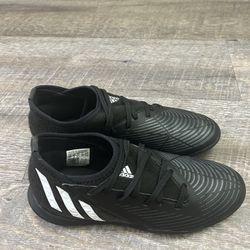 Youth Adidas Predator Indoor Soccer Shoe Size 3.5