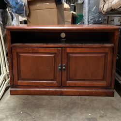 FREE TV/Entertainment Stand w/2 Door Cabinet 42” x 27.5” x 20.5”