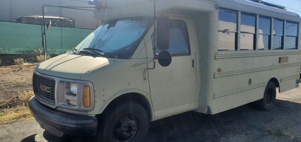 2000 Thomas Built School Bus