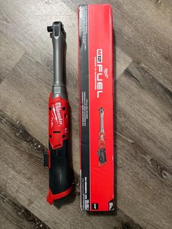 Milwaukee M12 Fuel 3/8 Extended Ratchet