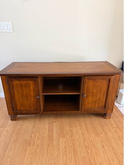 TV stand / media console