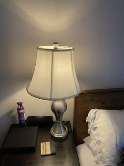 2 Bedrooms Lamps