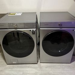 Samsung washing machine set in very good condition, working perfectly.