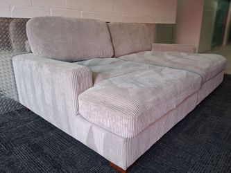 Free Delivery Today! Beautiful Gray Oversized Double Lounge sectional couch chair . No rips or stains. Very comfy! Wow