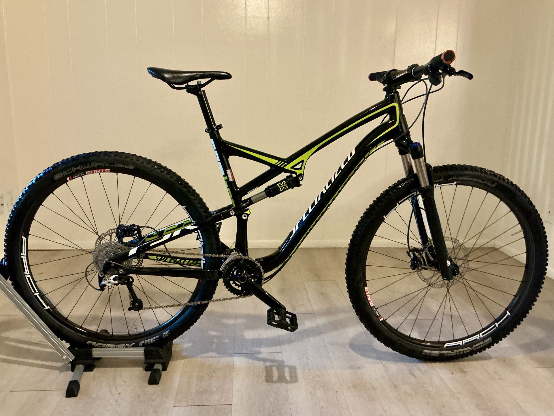 Gorgeous Specialized Full suspension Mountain (29er), Like New! - Ready To Roll