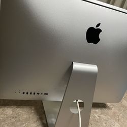 2011 iMac 2.5GHz Intel Core I5 + 4gb Ram + 500gb sdd 