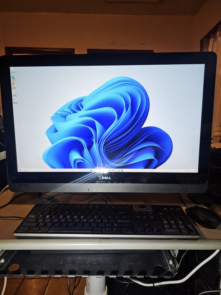 Dell XPS One 27 Touchscreen All In One PC. i7-3.10GHz-CPU 8GB of Ram 2TB HDD GPU: NVIDIA