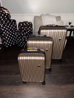 New 3 piece SwissGear Luggage Set
