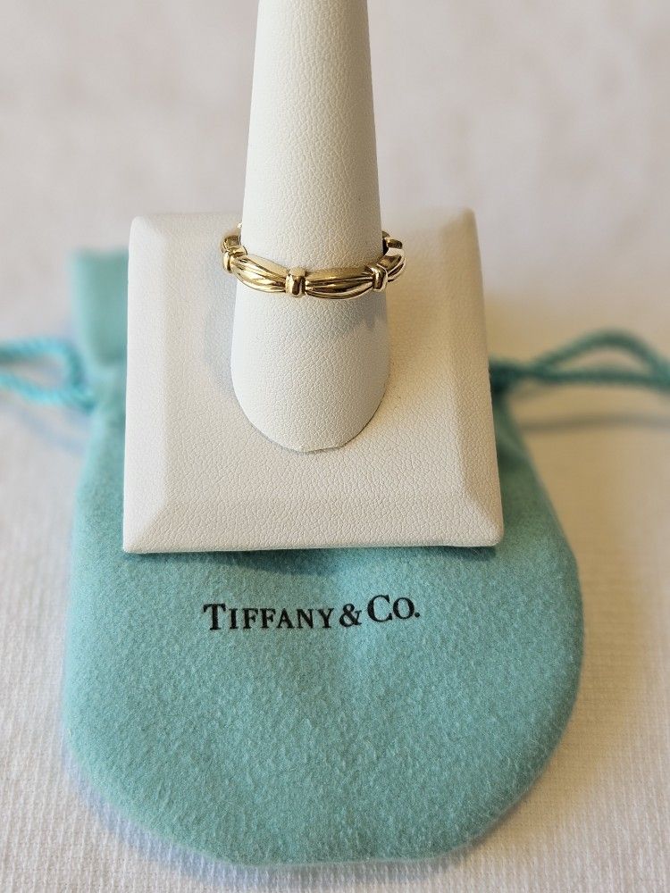 18k Gold Tiffany Band