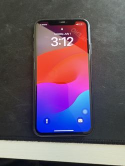 UNLOCKED IPHONE 11 With Wireless Charging Case