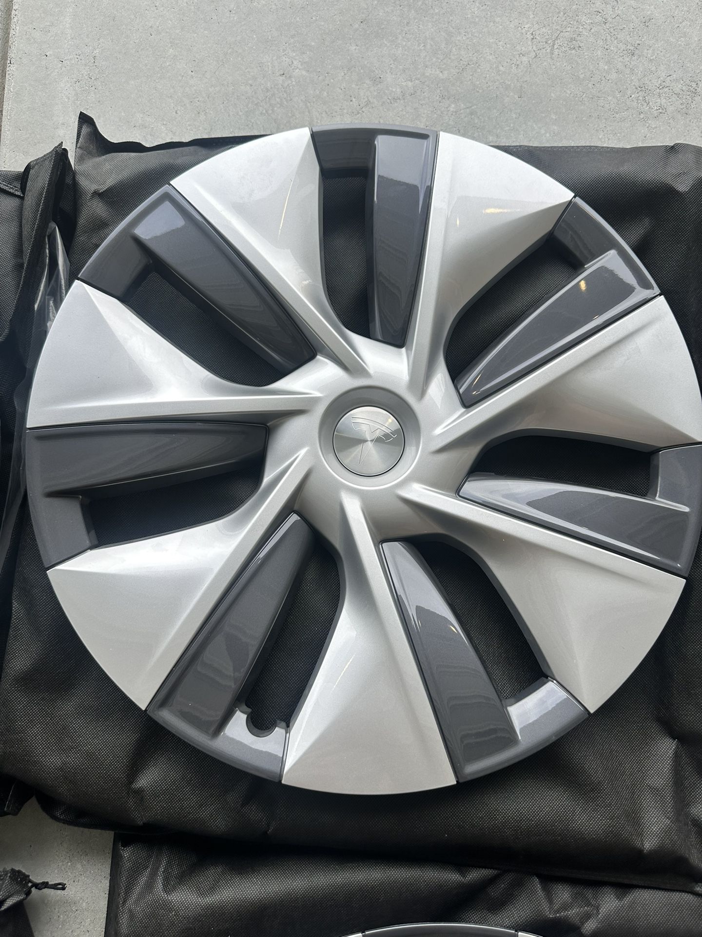 Tesla Y wheel Covers 18”