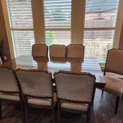 Dinning Table With 8 Chairs 
