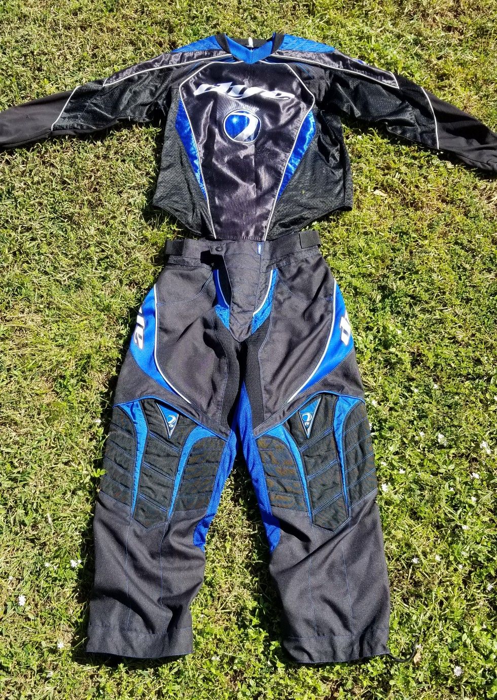 DYE paintball outfit