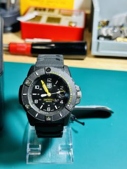 Luminox Swiss Navy Seal Magnifying Glass Dive Black Rubber Strap Watch 45mm