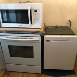 Range/stove, Dishwasher, Microwave set