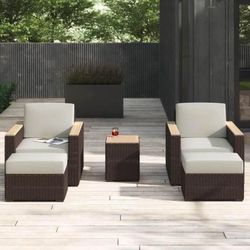 *new in box* Mcclaskey 5 Piece Rattan Seating Group with Cushions