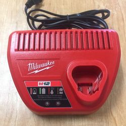 Milwaukee M12 Charger 