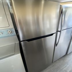 Insignia Refrigerator