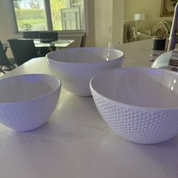 White Round Porcelain Bowls 