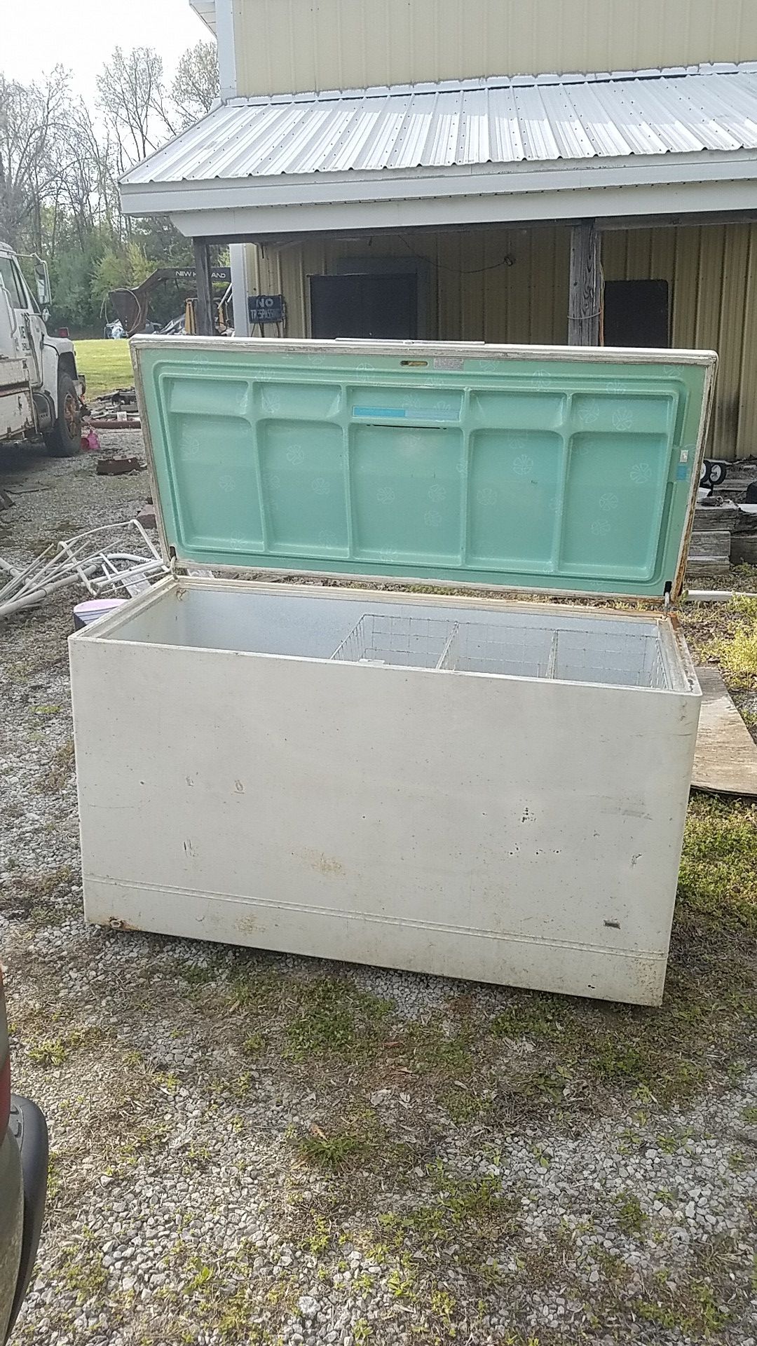 Insulated storage container