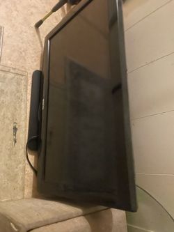 32” Santo TV with remote