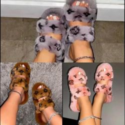 Soft Fuzzy LV Slippers On Hand Now🛍 🛍