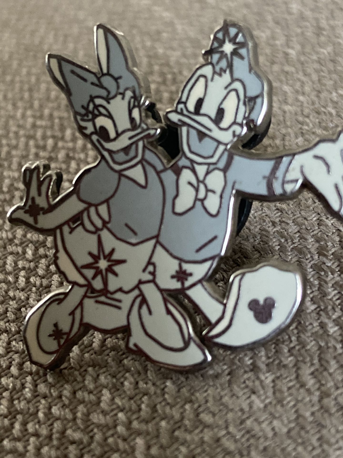 Disneyland Donald and Daisy Pin