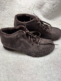 Skechers Kids Size 6.5 Relaxed Fit Memory Foam Brown Suede Moccasin Boots. Preowned Great Condition . Pet & Smoke Free Home . Check photos for flaws