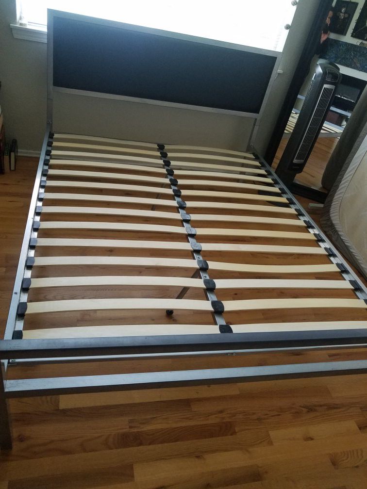 Platform bed frame